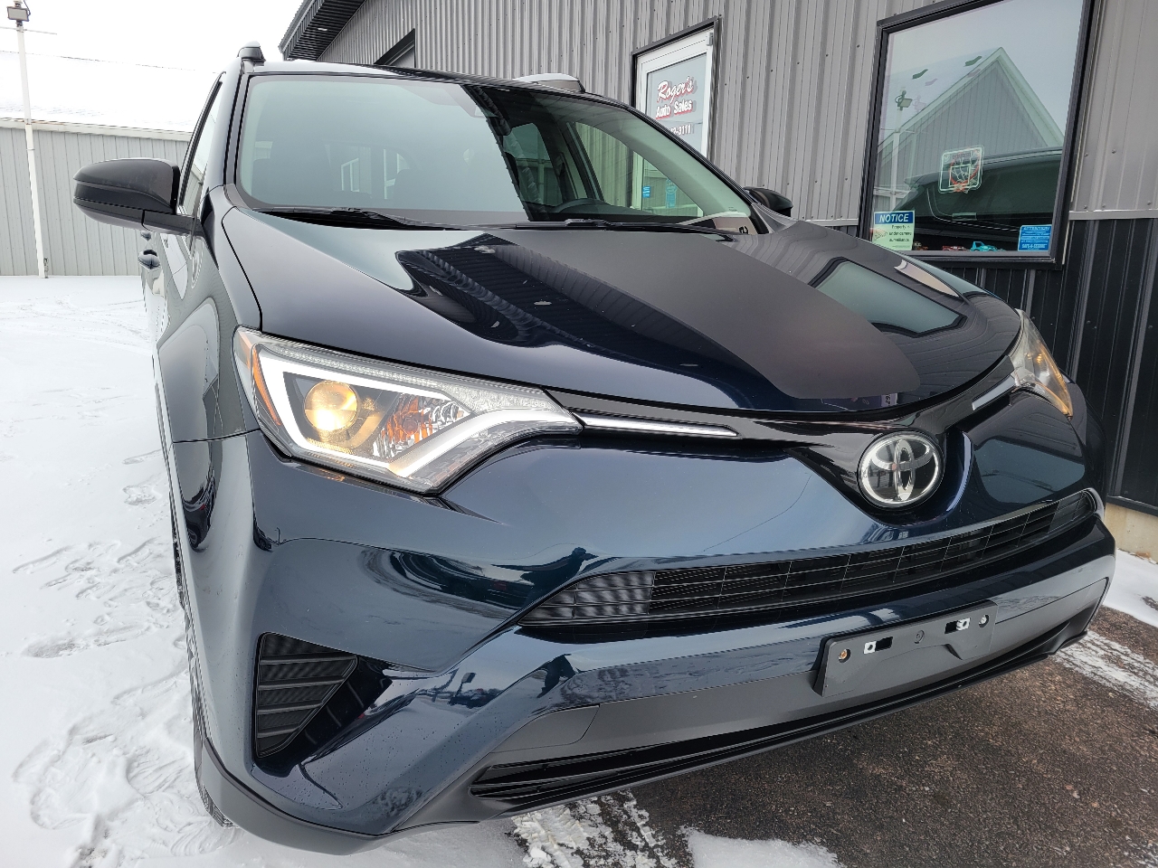 Toyota RAV4 LE AWD (Natl) 2017