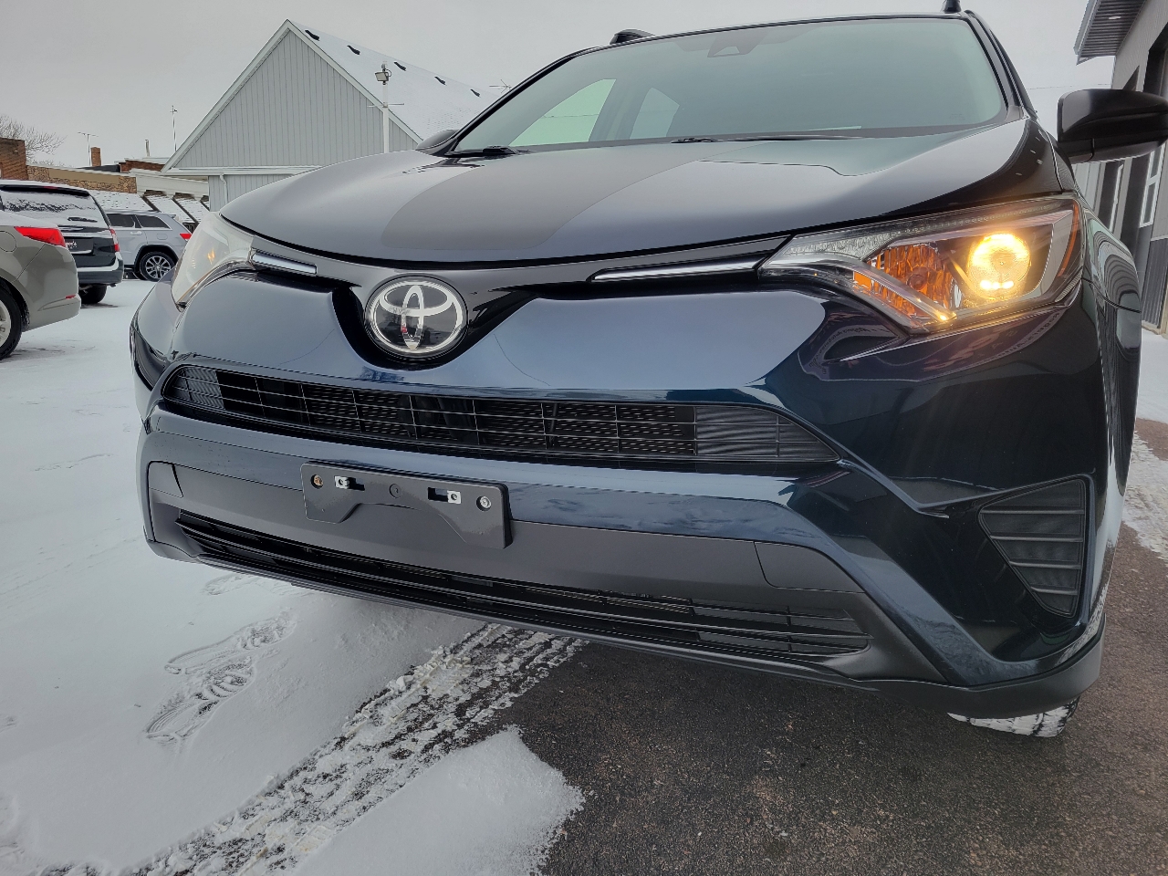 Toyota RAV4 LE AWD (Natl) 2017