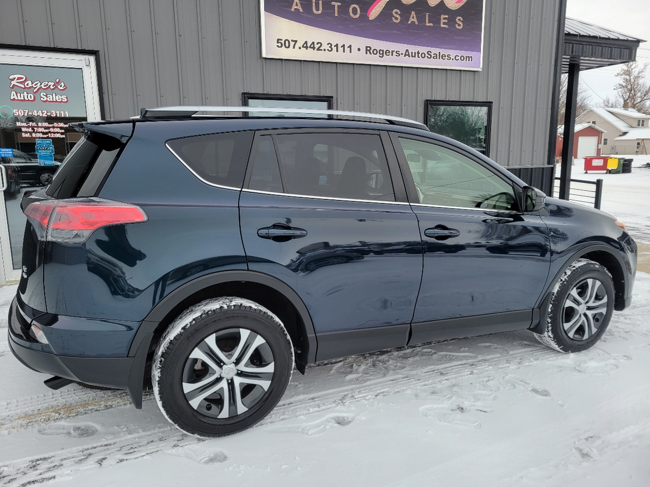 Toyota RAV4 LE AWD (Natl) 2017