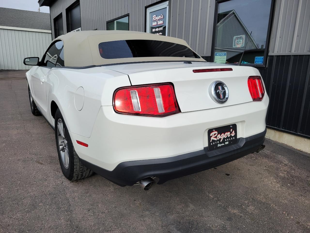Ford Mustang 2dr Conv V6 2012