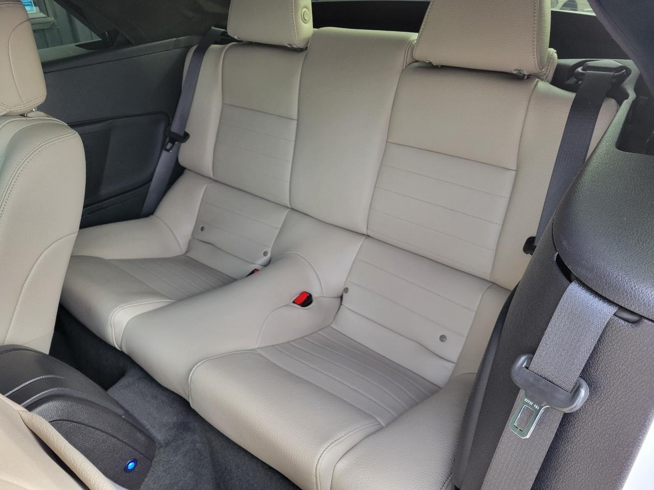 Ford Mustang 2dr Conv V6 2012