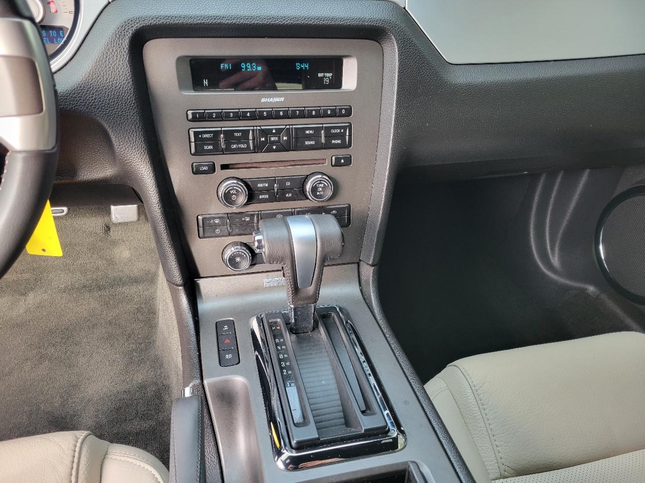 Ford Mustang 2dr Conv V6 2012