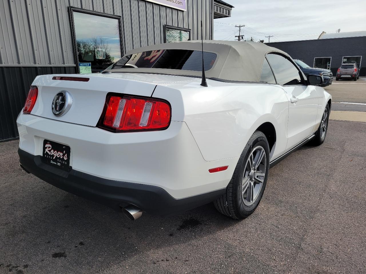 Ford Mustang 2dr Conv V6 2012