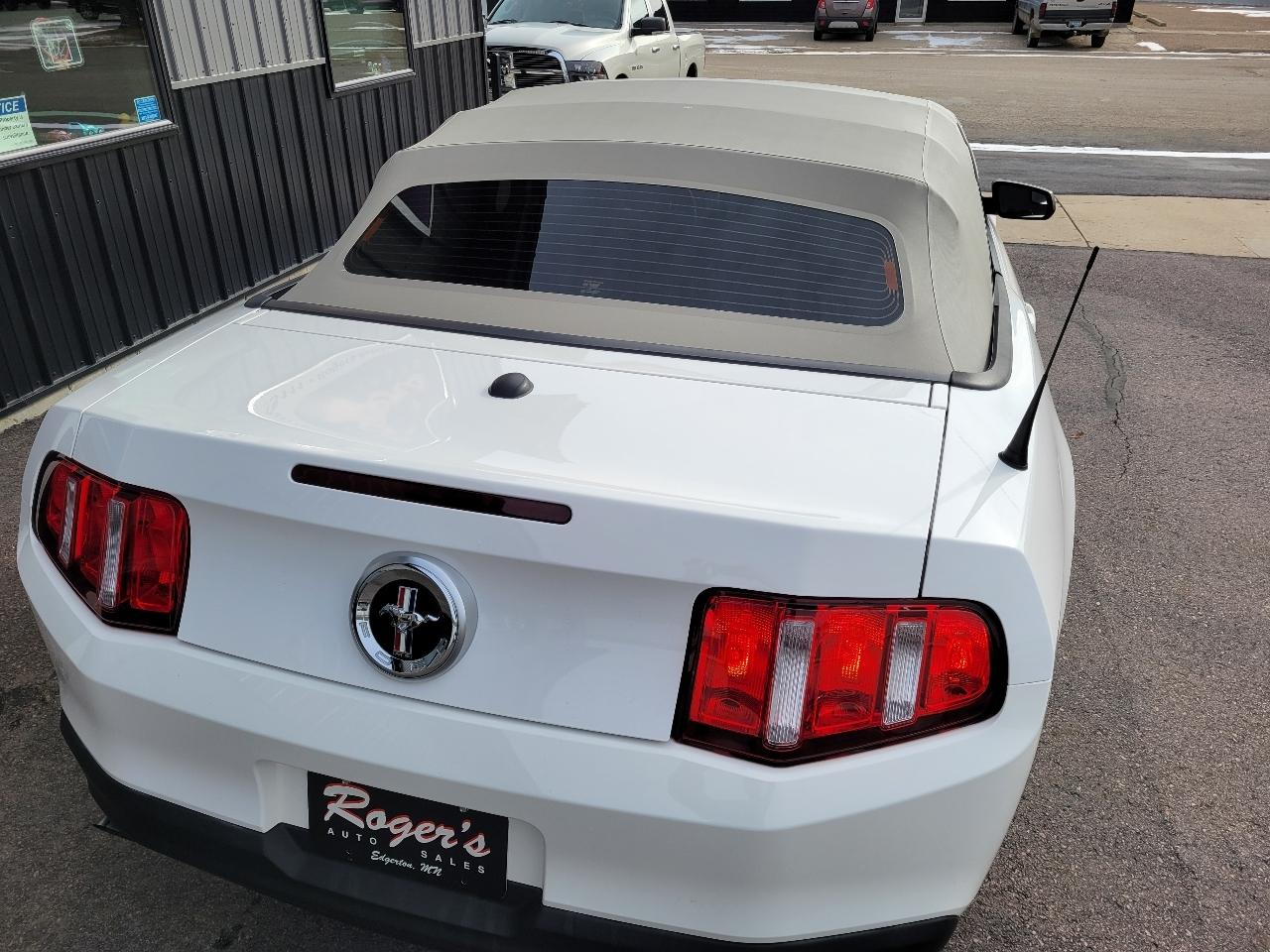 Ford Mustang 2dr Conv V6 2012