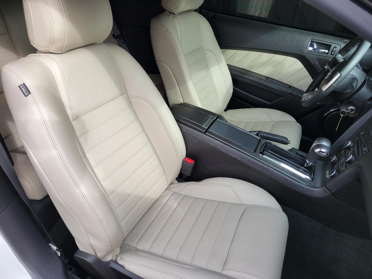 Ford Mustang 2dr Conv V6 2012