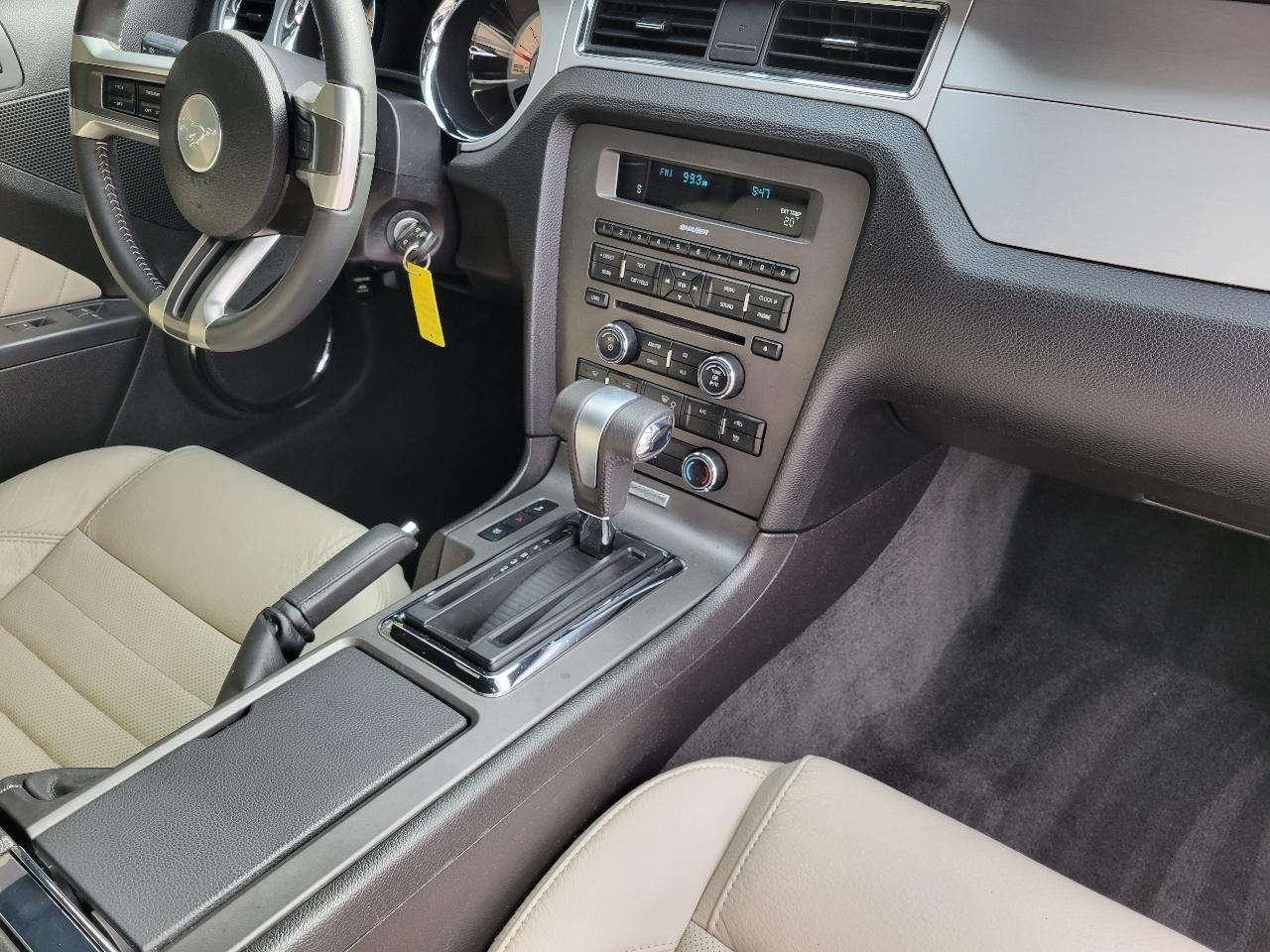 Ford Mustang 2dr Conv V6 2012