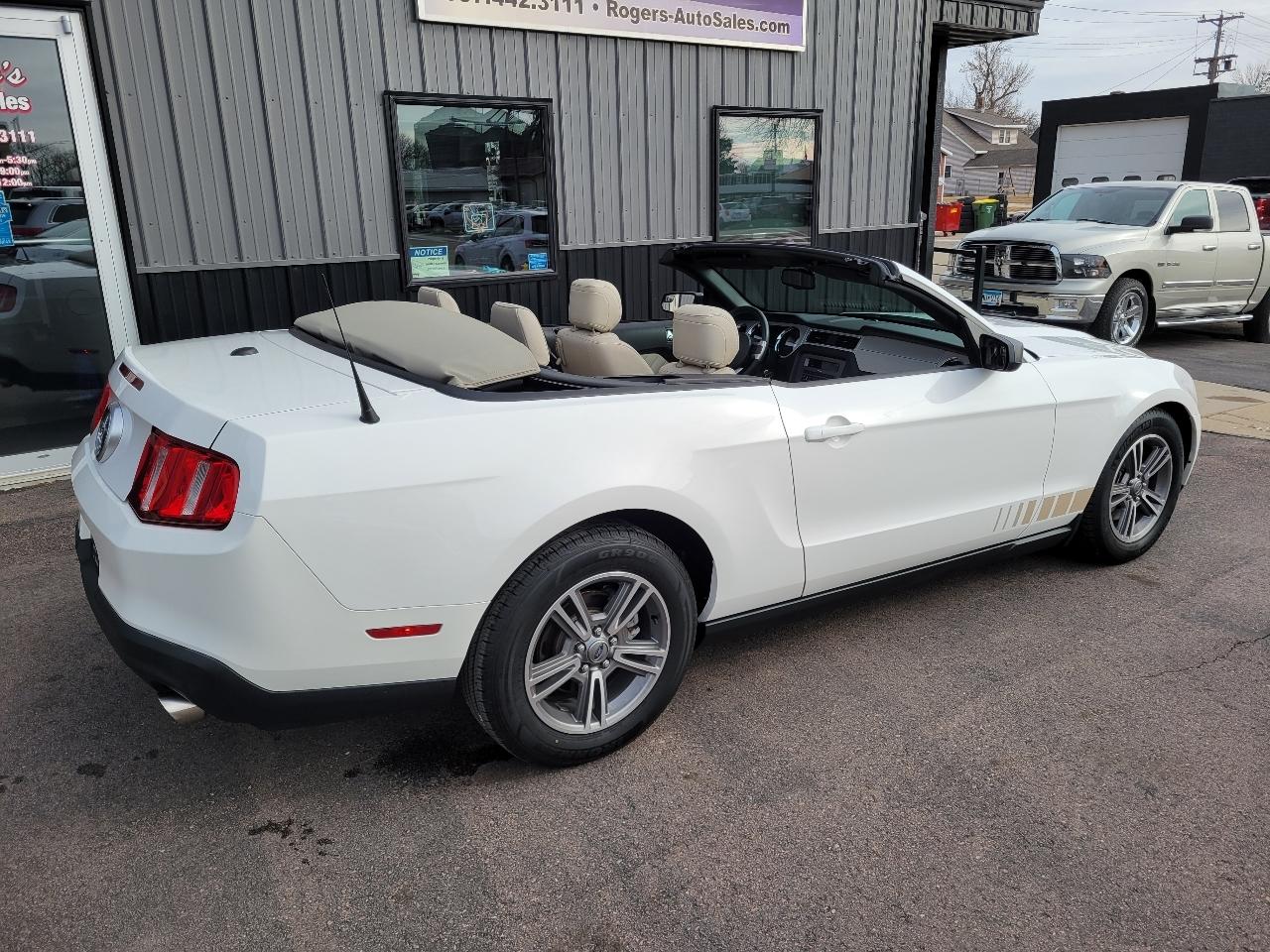 Ford Mustang 2dr Conv V6 2012