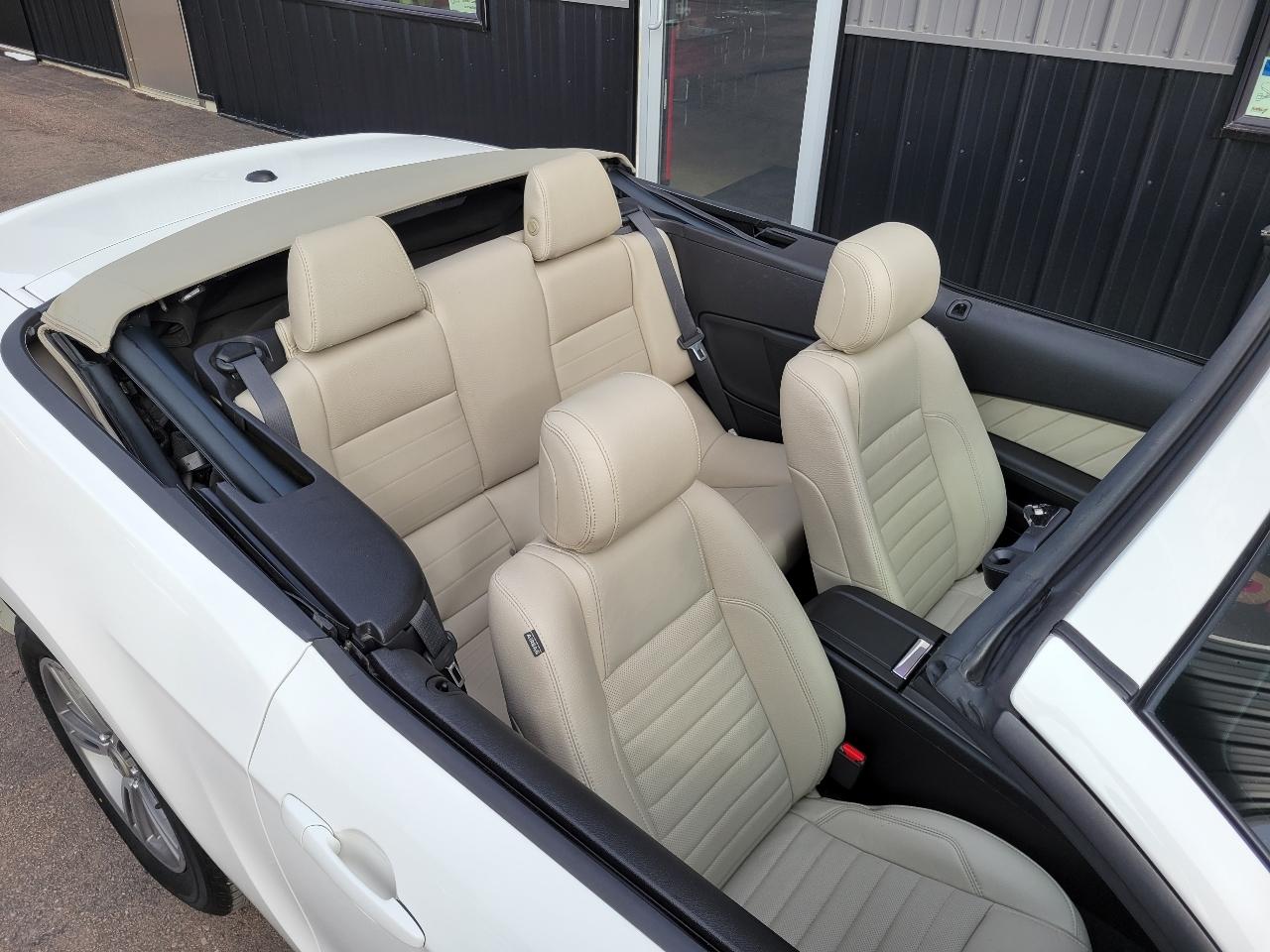 Ford Mustang 2dr Conv V6 2012