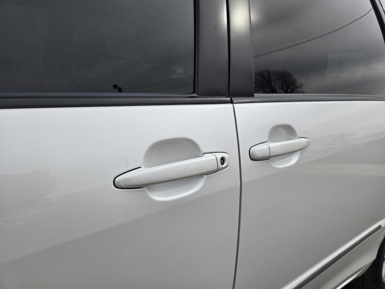 Toyota Sienna Limited 7-Passenger AWD 2004