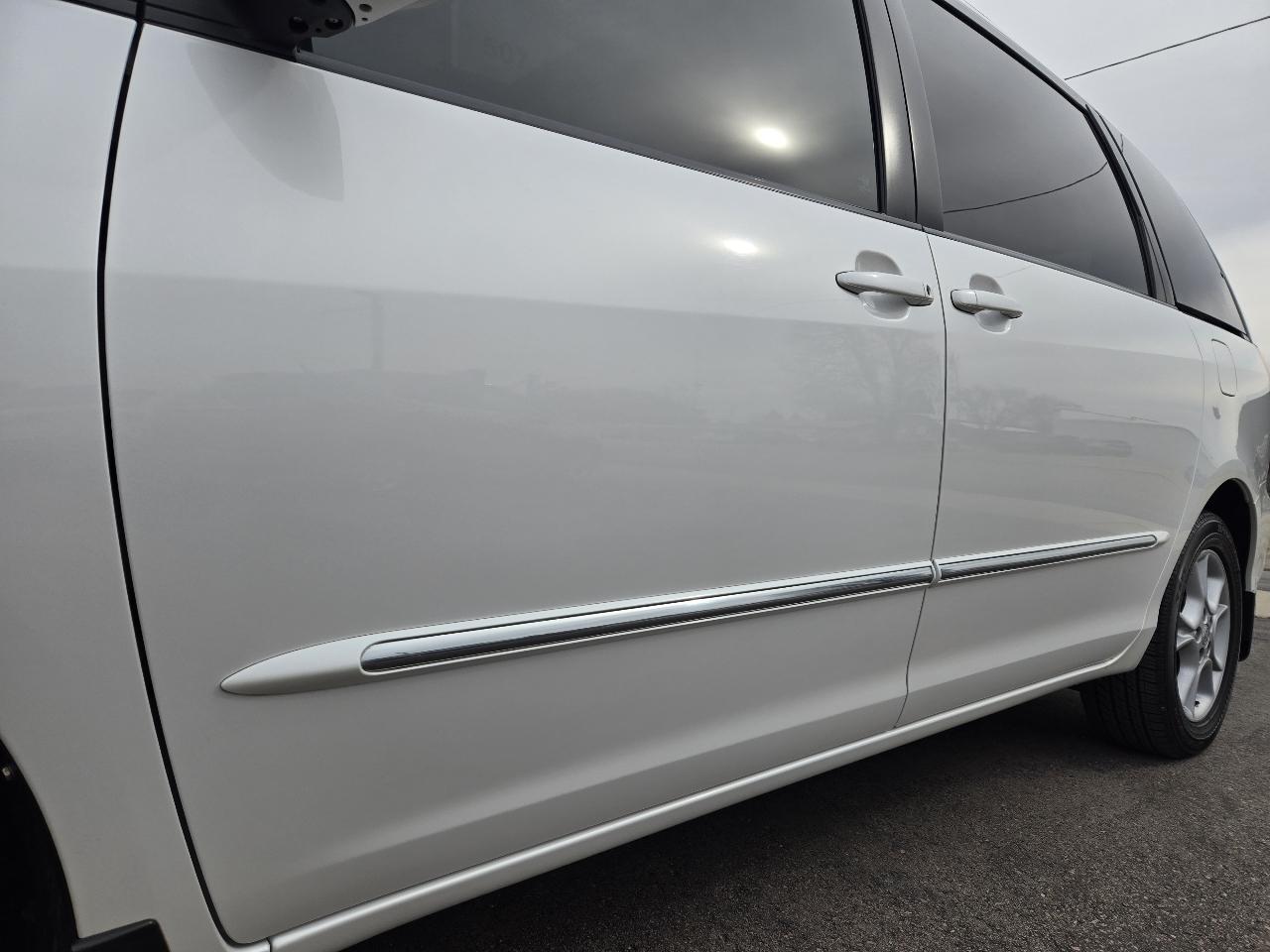 Toyota Sienna Limited 7-Passenger AWD 2004