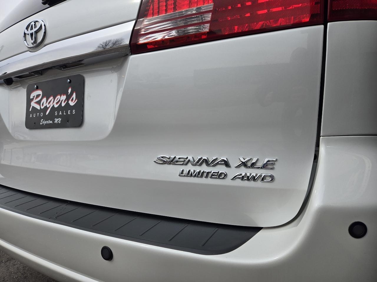 Toyota Sienna Limited 7-Passenger AWD 2004