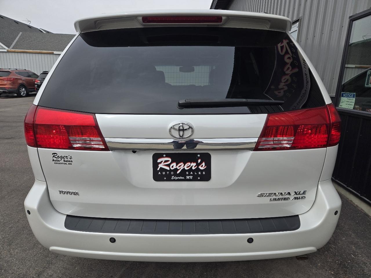 Toyota Sienna Limited 7-Passenger AWD 2004