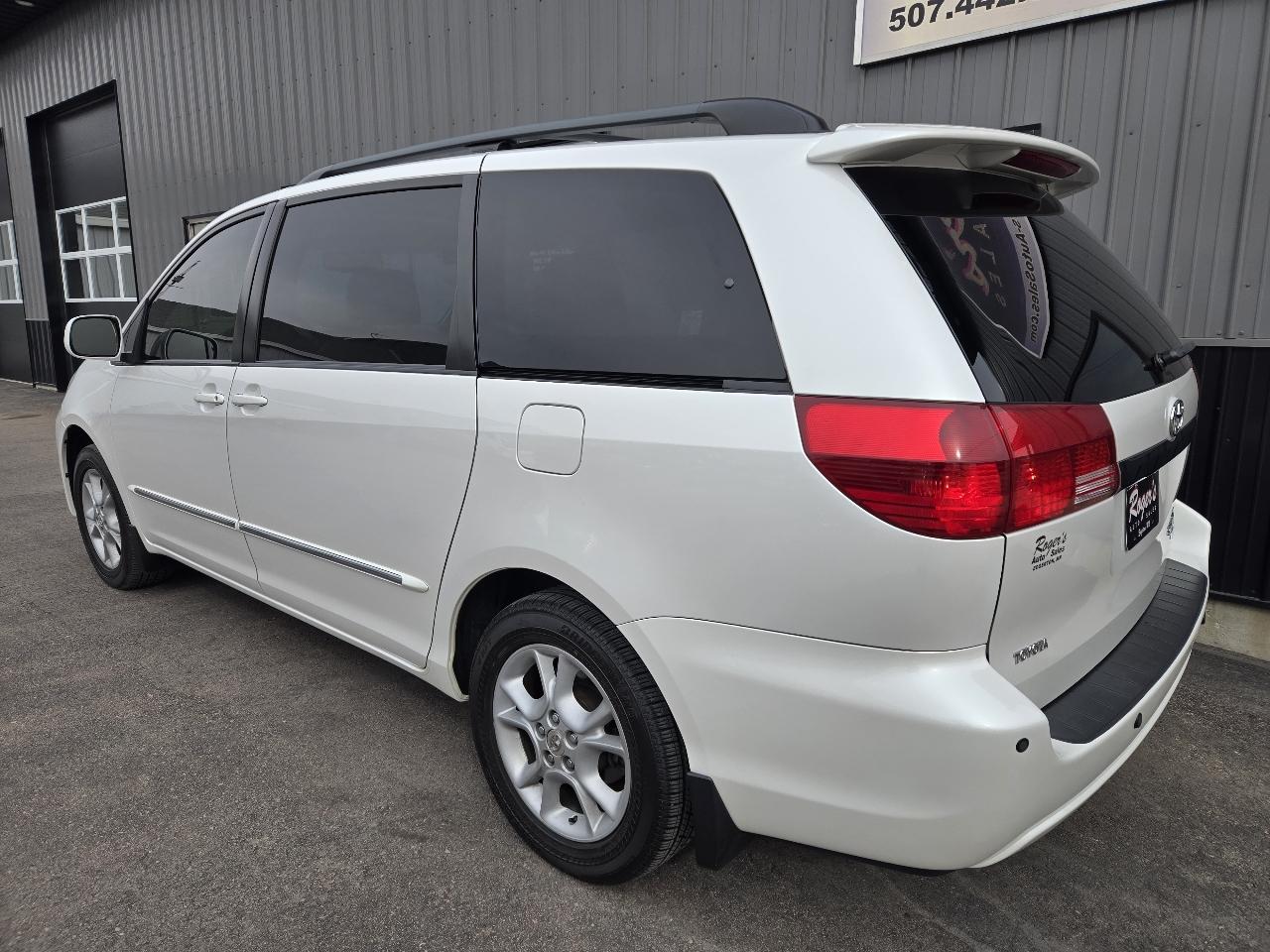 Toyota Sienna Limited 7-Passenger AWD 2004