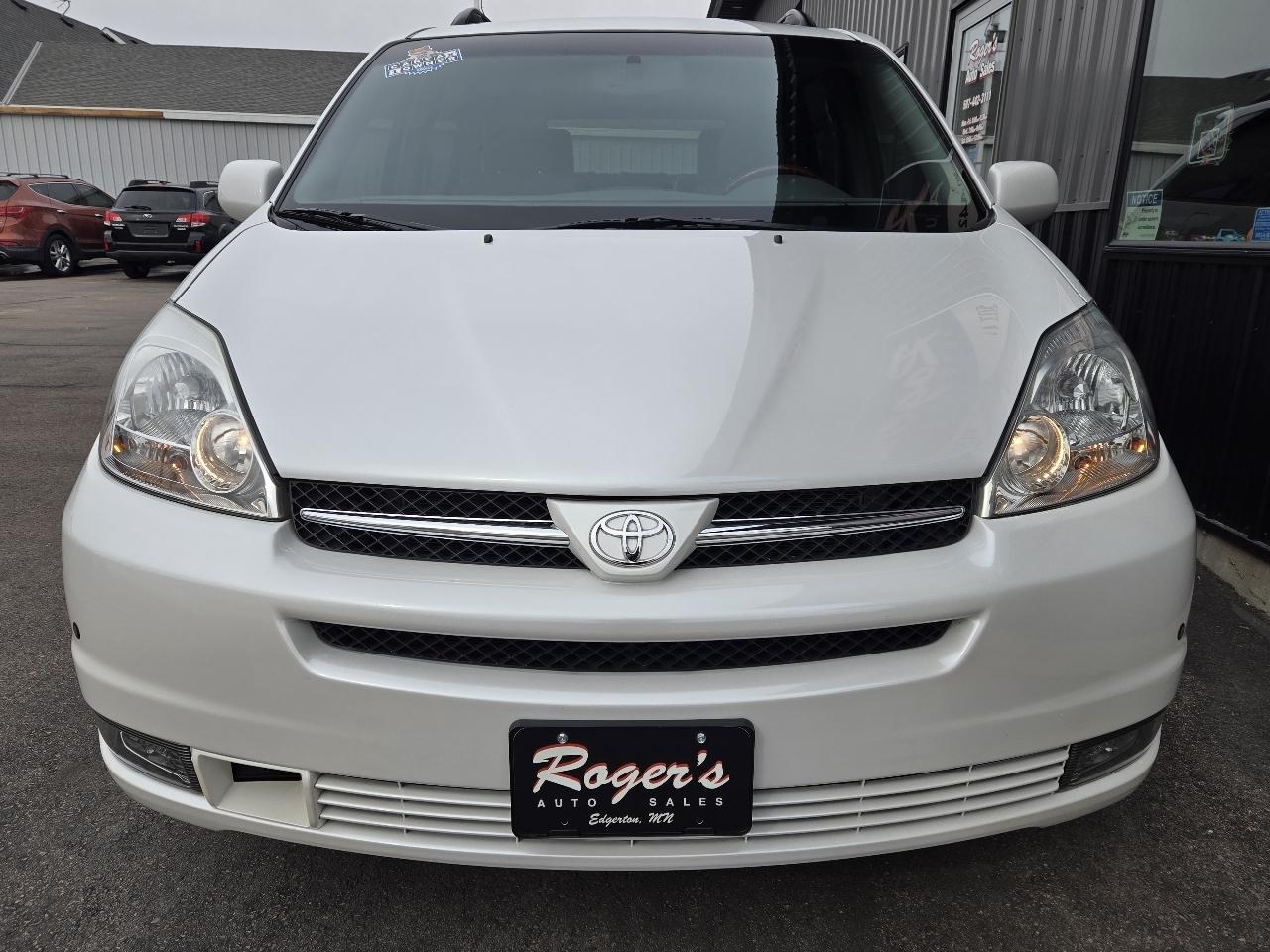 Toyota Sienna Limited 7-Passenger AWD 2004