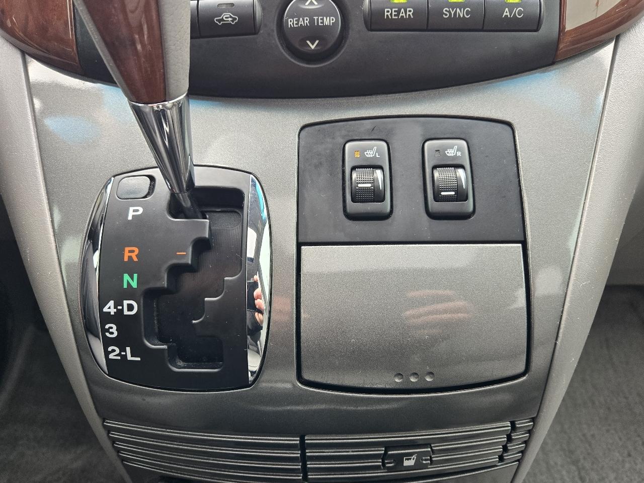 Toyota Sienna Limited 7-Passenger AWD 2004