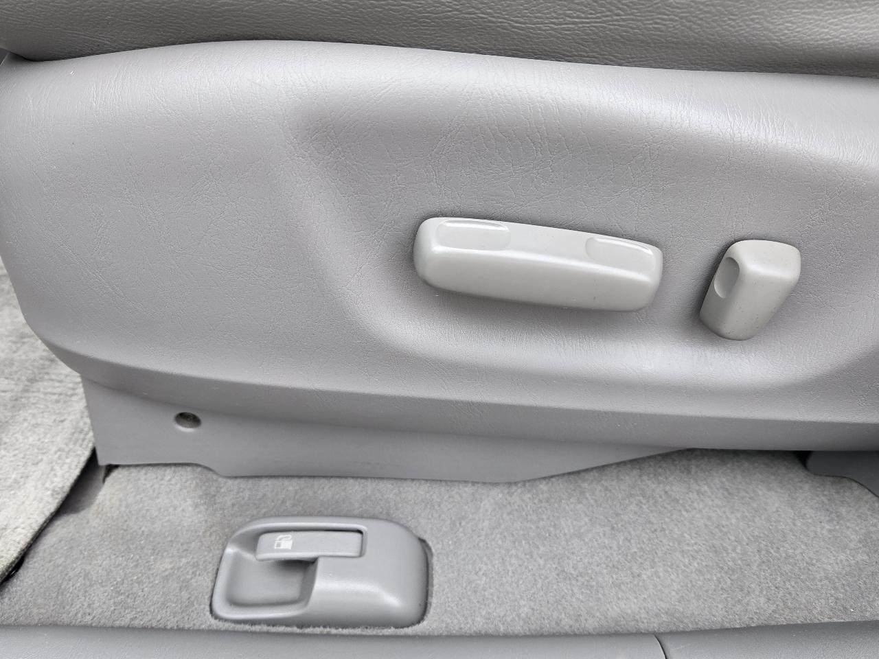 Toyota Sienna Limited 7-Passenger AWD 2004