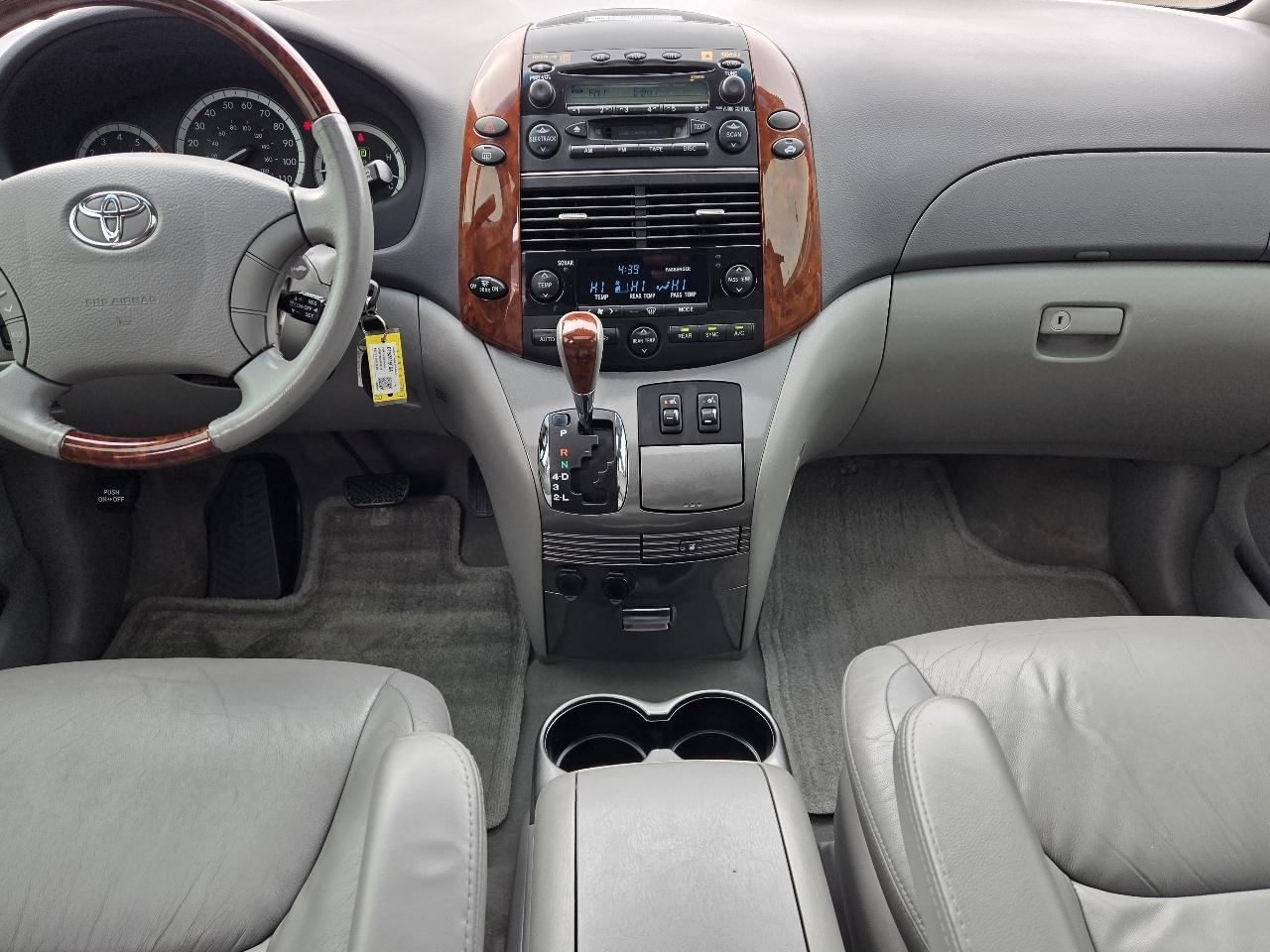 Toyota Sienna Limited 7-Passenger AWD 2004