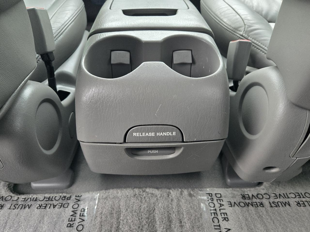 Toyota Sienna Limited 7-Passenger AWD 2004