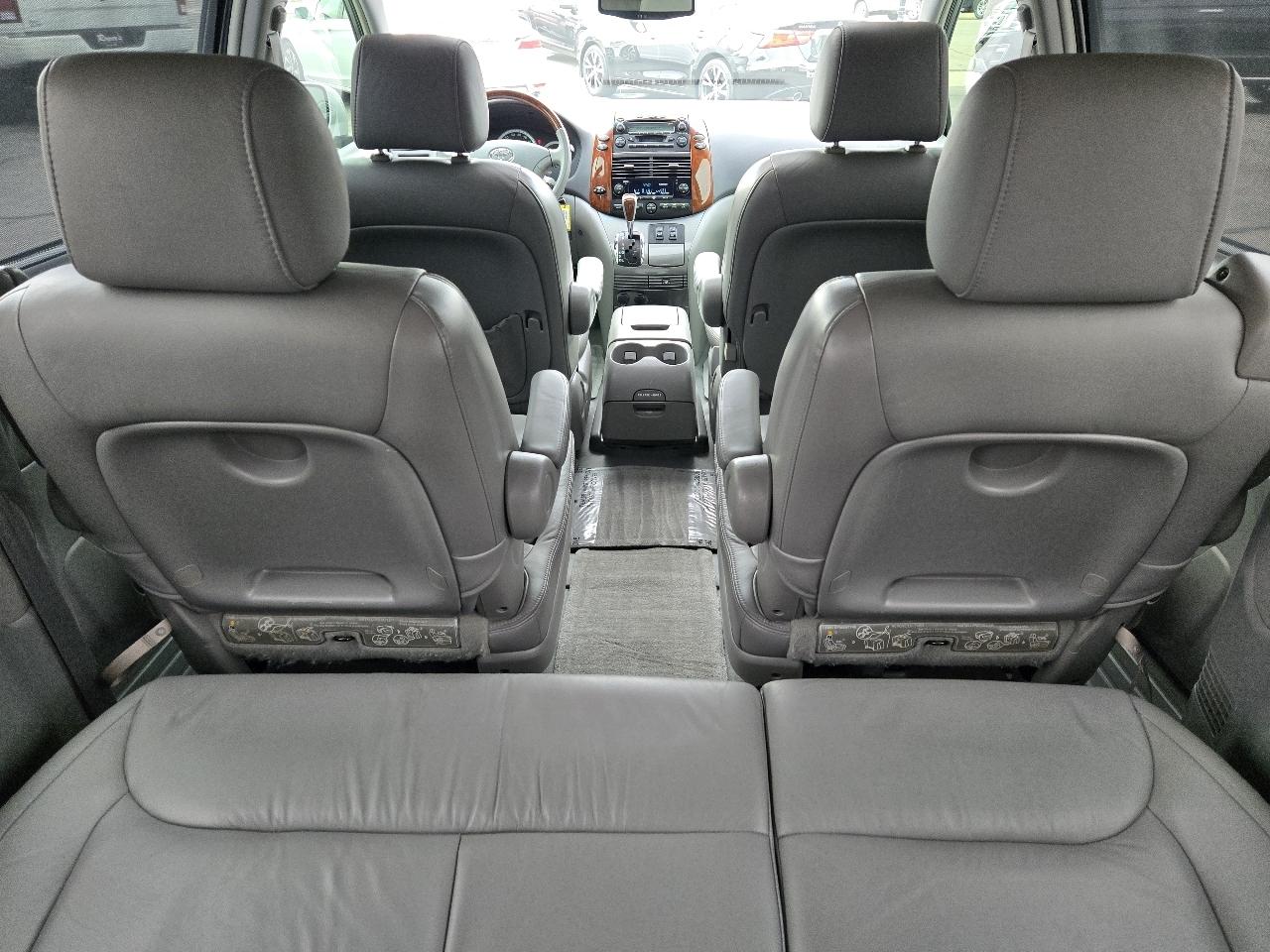 Toyota Sienna Limited 7-Passenger AWD 2004