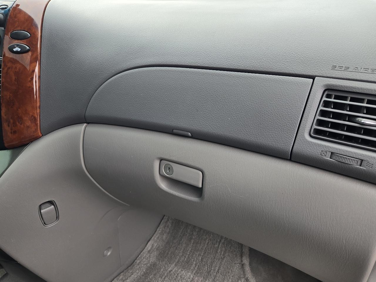 Toyota Sienna Limited 7-Passenger AWD 2004