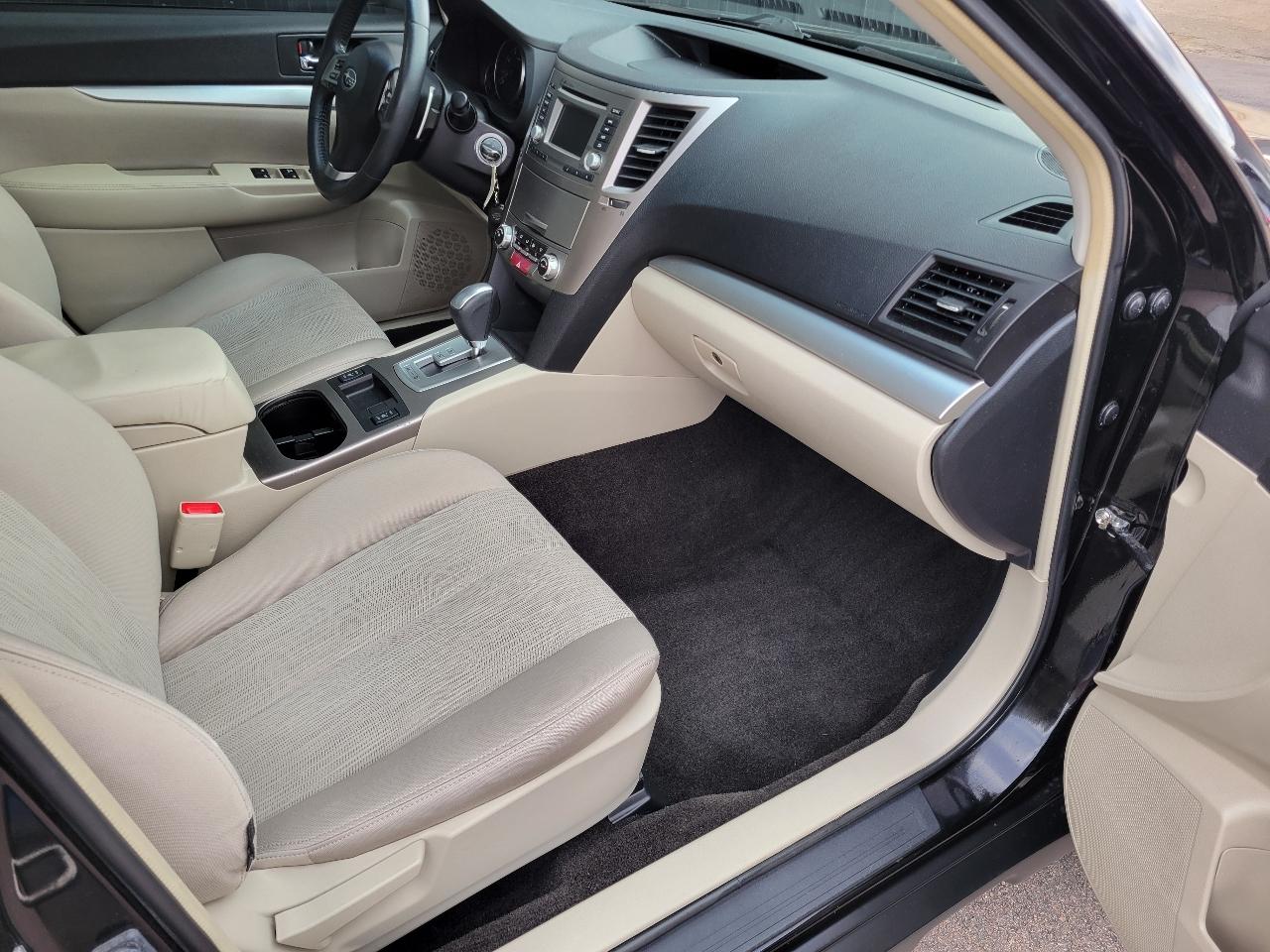 Subaru Outback 4dr Wgn H4 Auto 2.5i Premium 2014