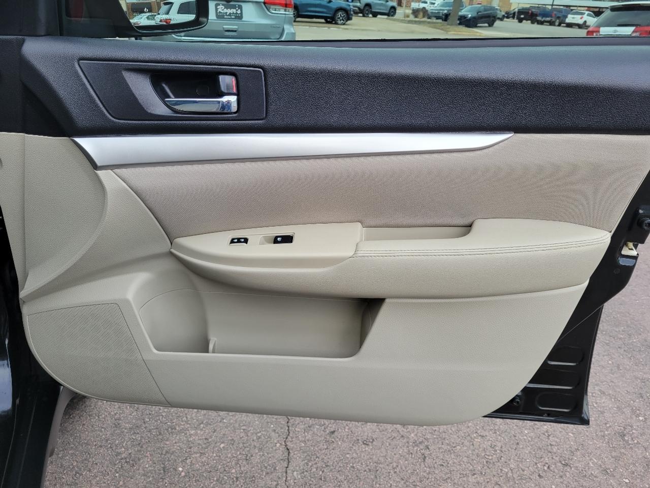 Subaru Outback 4dr Wgn H4 Auto 2.5i Premium 2014