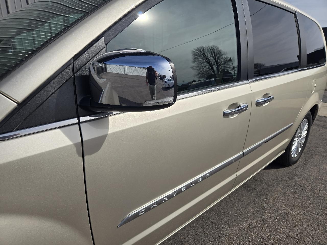 Chrysler Town & Country 4dr Wgn Limited 2014