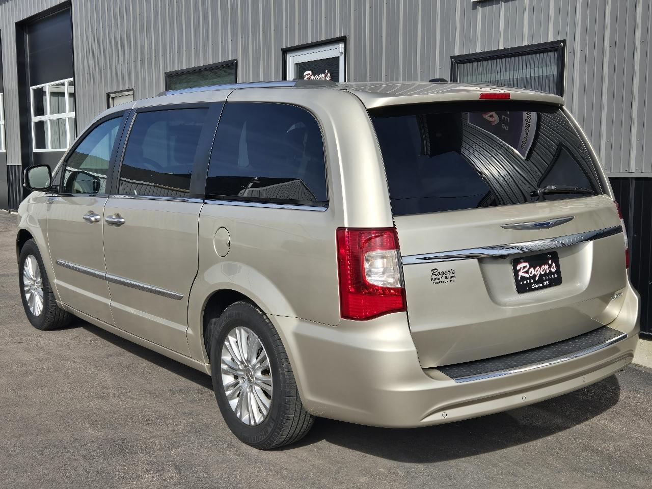 Chrysler Town & Country 4dr Wgn Limited 2014