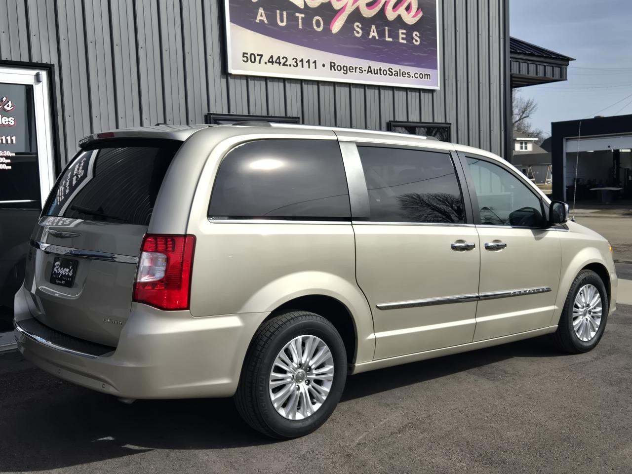 Chrysler Town & Country 4dr Wgn Limited 2014