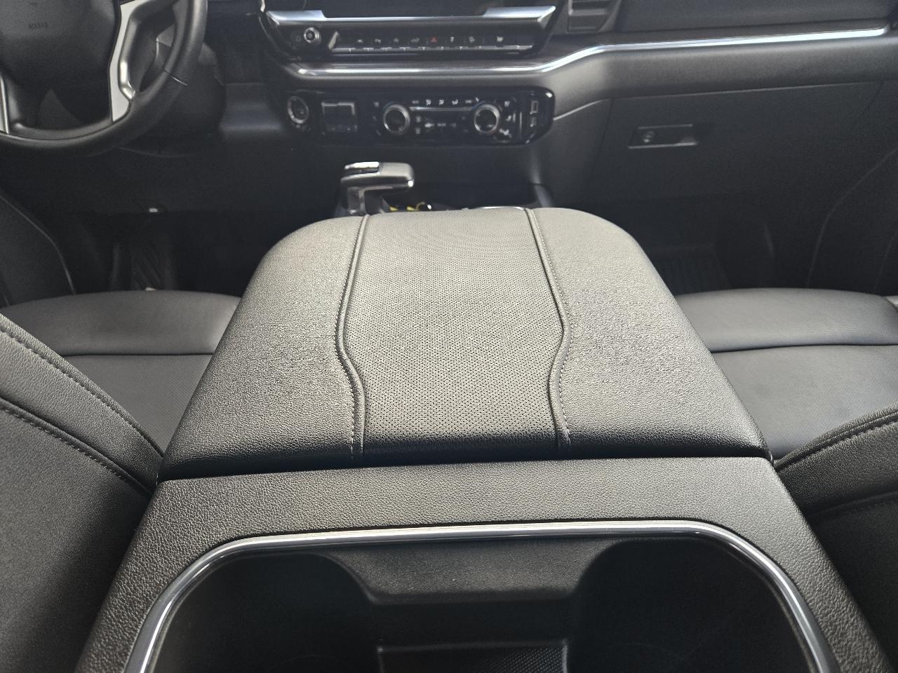 Chevrolet Silverado 1500 4WD Crew Cab 147" LTZ 2024