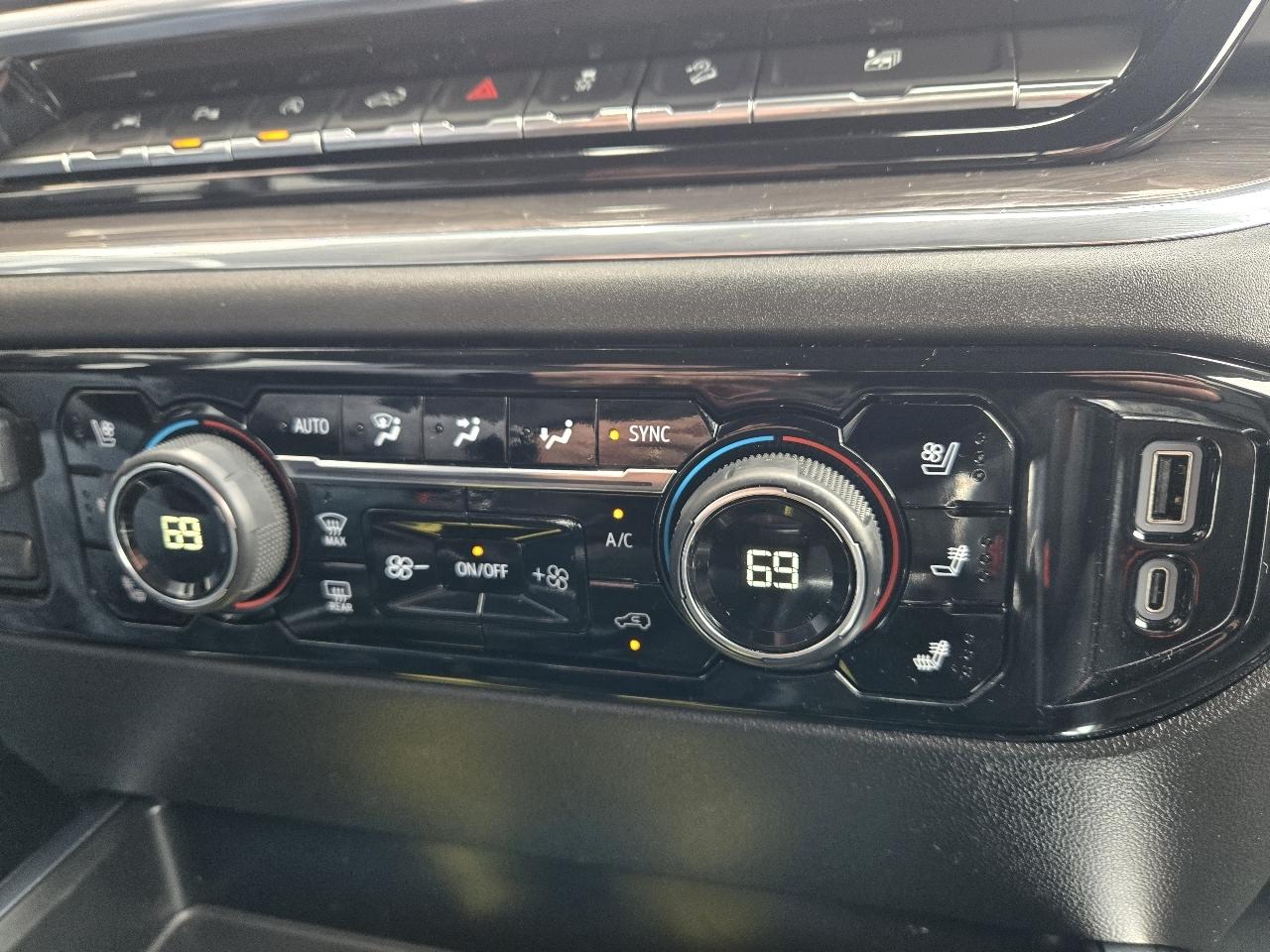 Chevrolet Silverado 1500 4WD Crew Cab 147" LTZ 2024