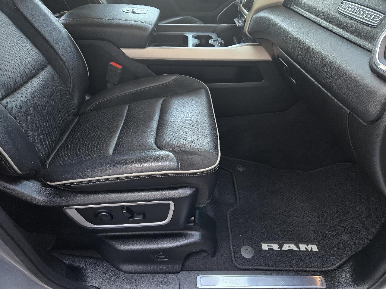 RAM 1500 Laramie 4x4 Crew Cab 5'7" Box 2019