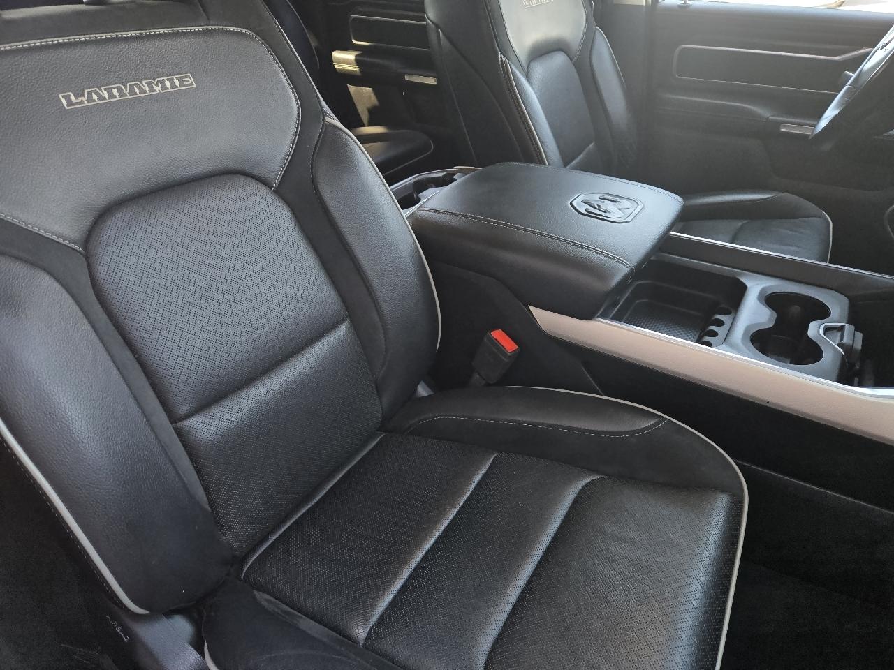 RAM 1500 Laramie 4x4 Crew Cab 5'7" Box 2019