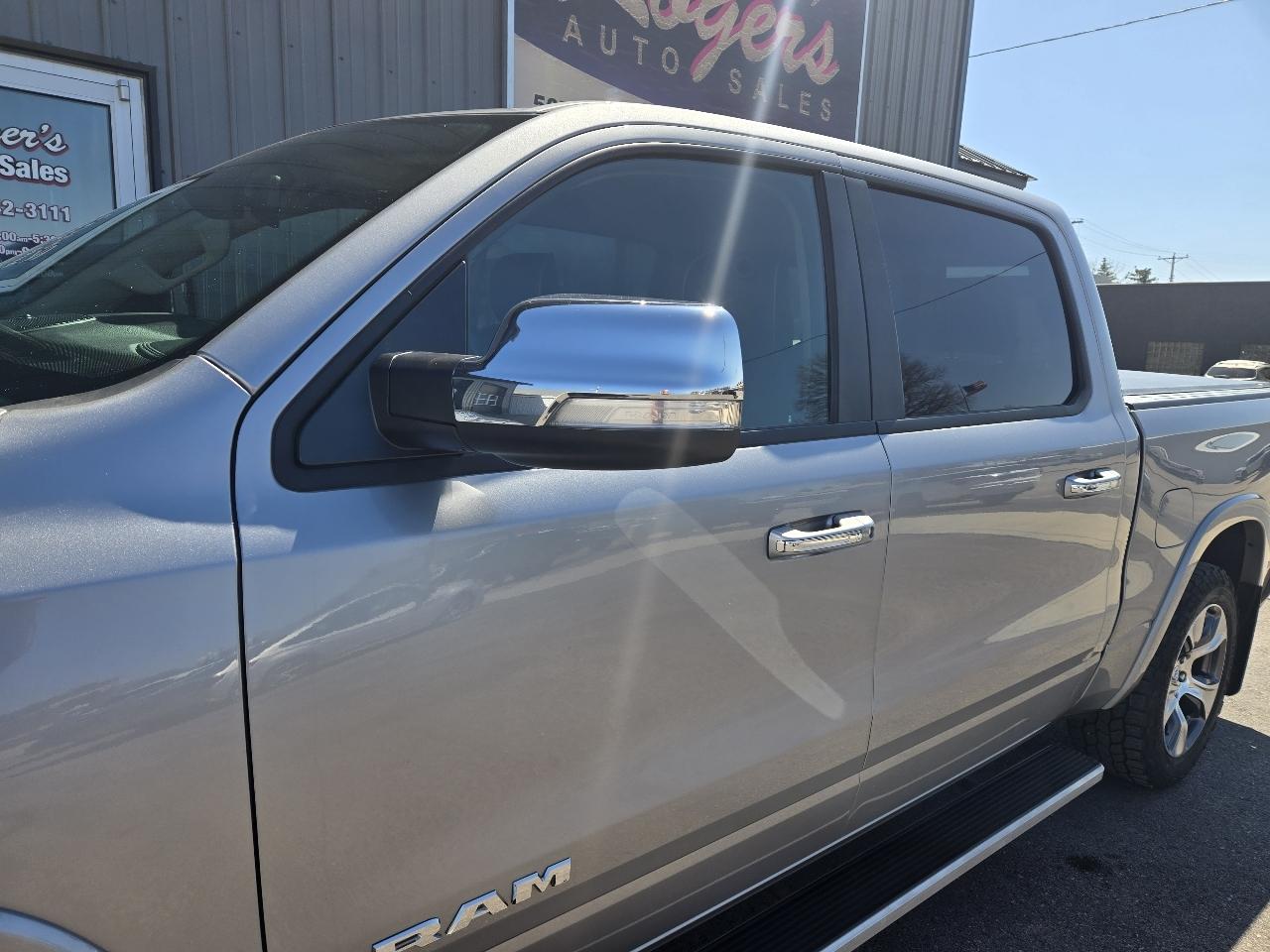 RAM 1500 Laramie 4x4 Crew Cab 5'7" Box 2019