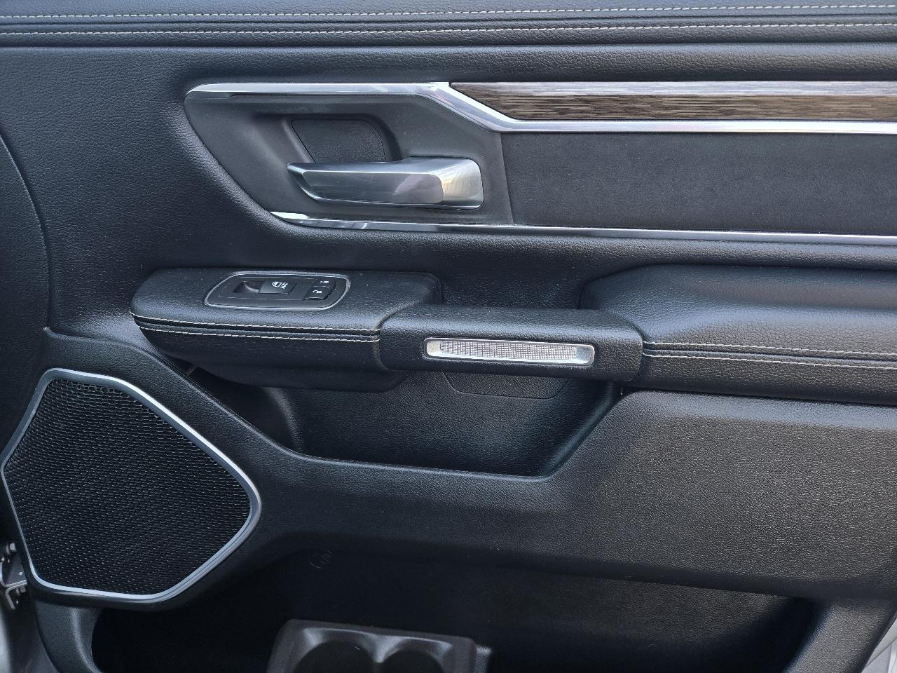 RAM 1500 Laramie 4x4 Crew Cab 5'7" Box 2019