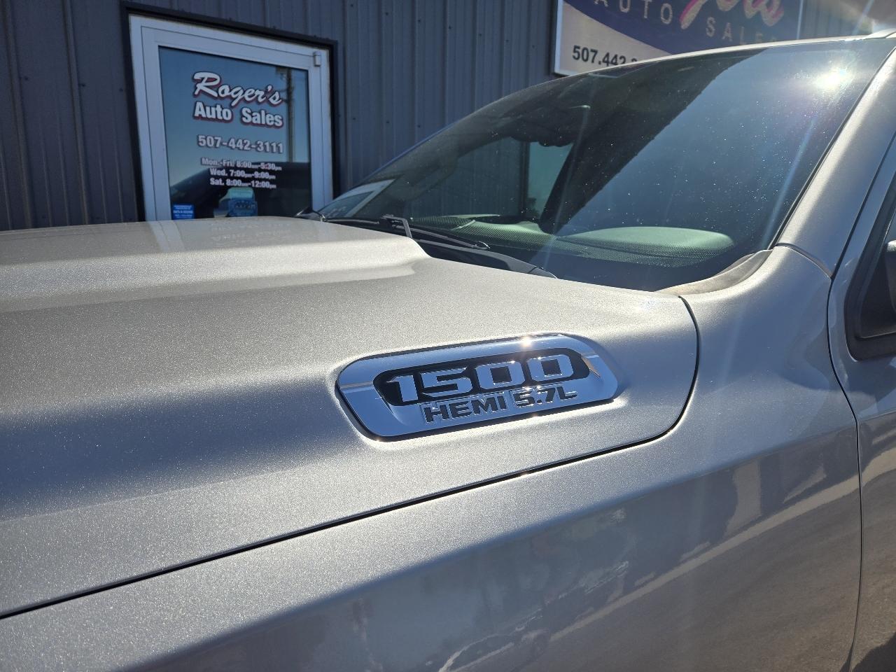 RAM 1500 Laramie 4x4 Crew Cab 5'7" Box 2019