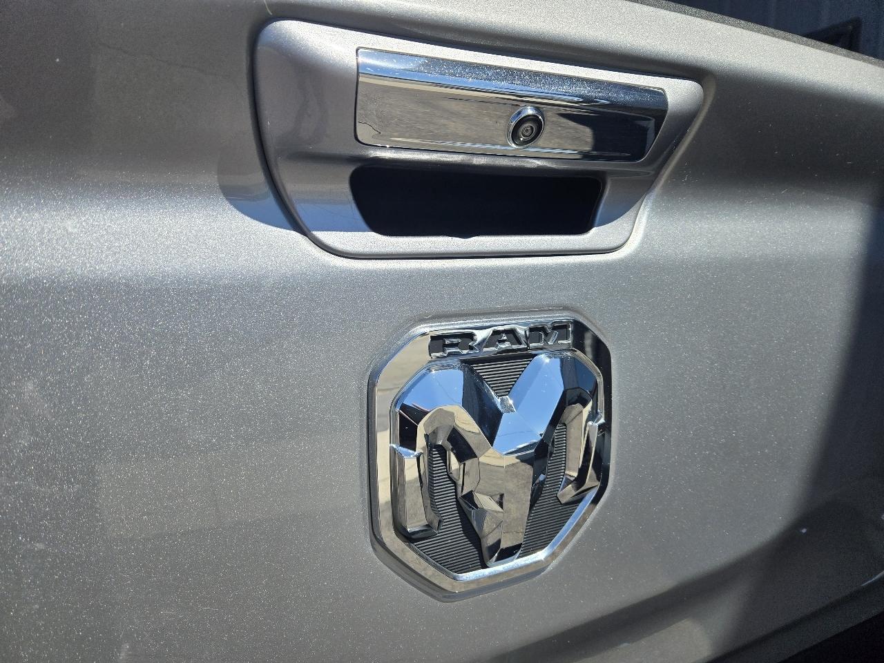 RAM 1500 Laramie 4x4 Crew Cab 5'7" Box 2019