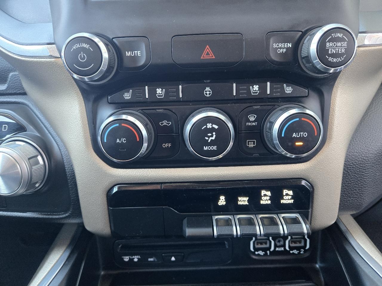 RAM 1500 Laramie 4x4 Crew Cab 5'7" Box 2019