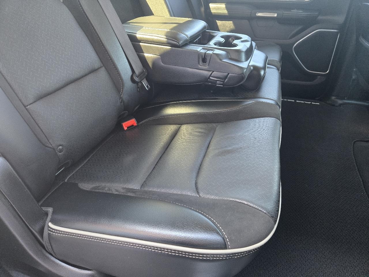 RAM 1500 Laramie 4x4 Crew Cab 5'7" Box 2019