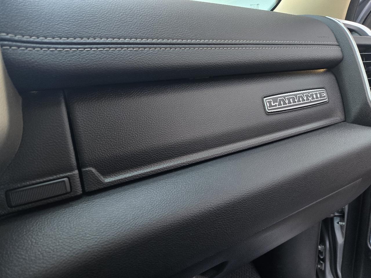 RAM 1500 Laramie 4x4 Crew Cab 5'7" Box 2019