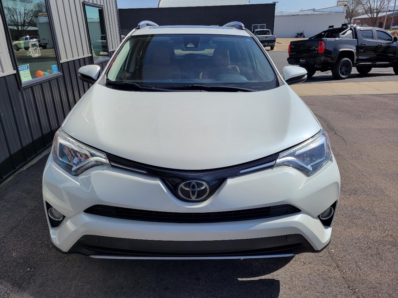 Toyota RAV4 Limited AWD (Natl) 2018
