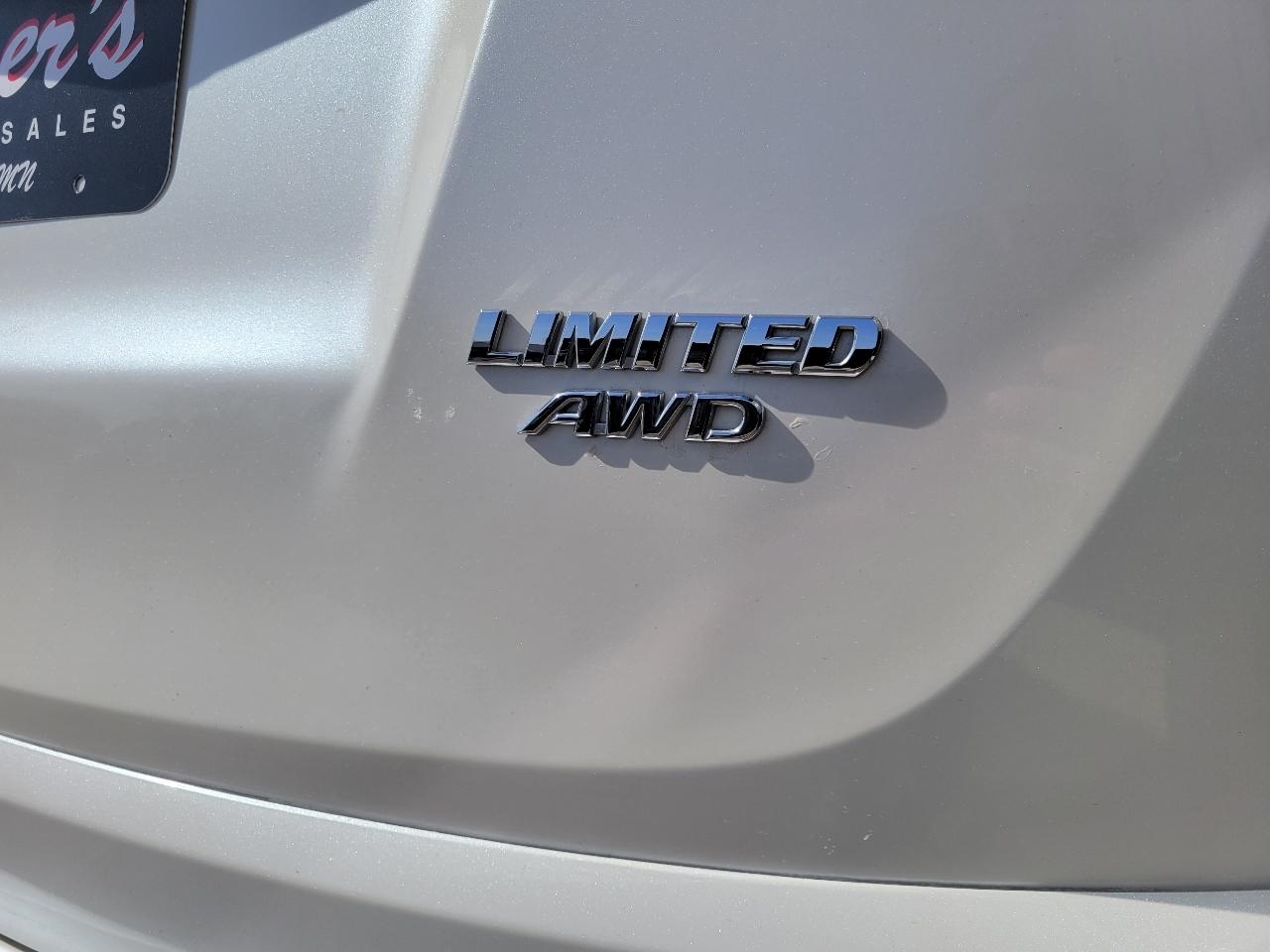 Toyota RAV4 Limited AWD (Natl) 2018