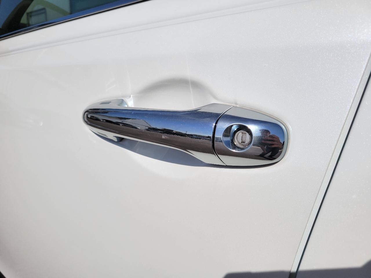 Toyota RAV4 Limited AWD (Natl) 2018