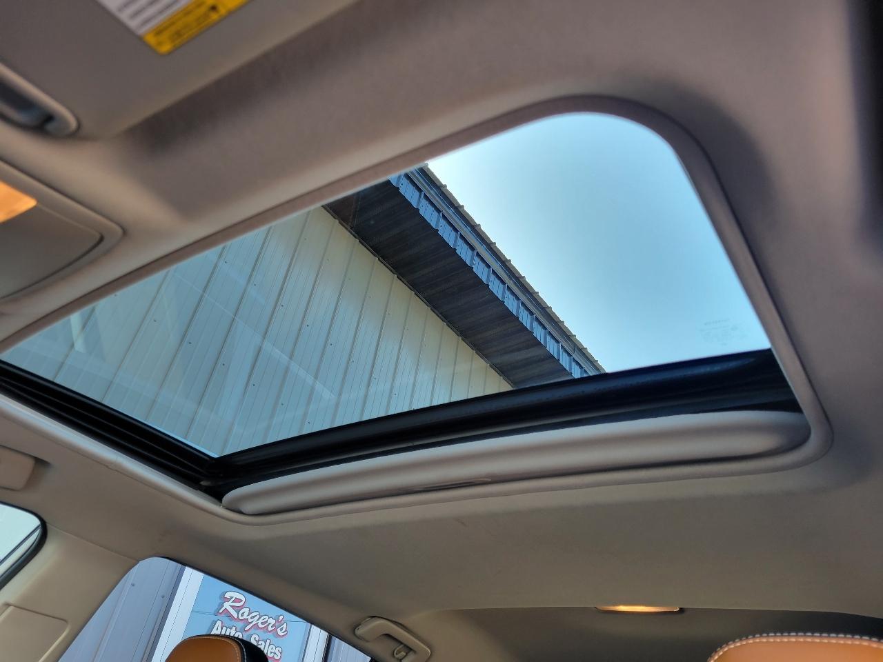 Toyota RAV4 Limited AWD (Natl) 2018