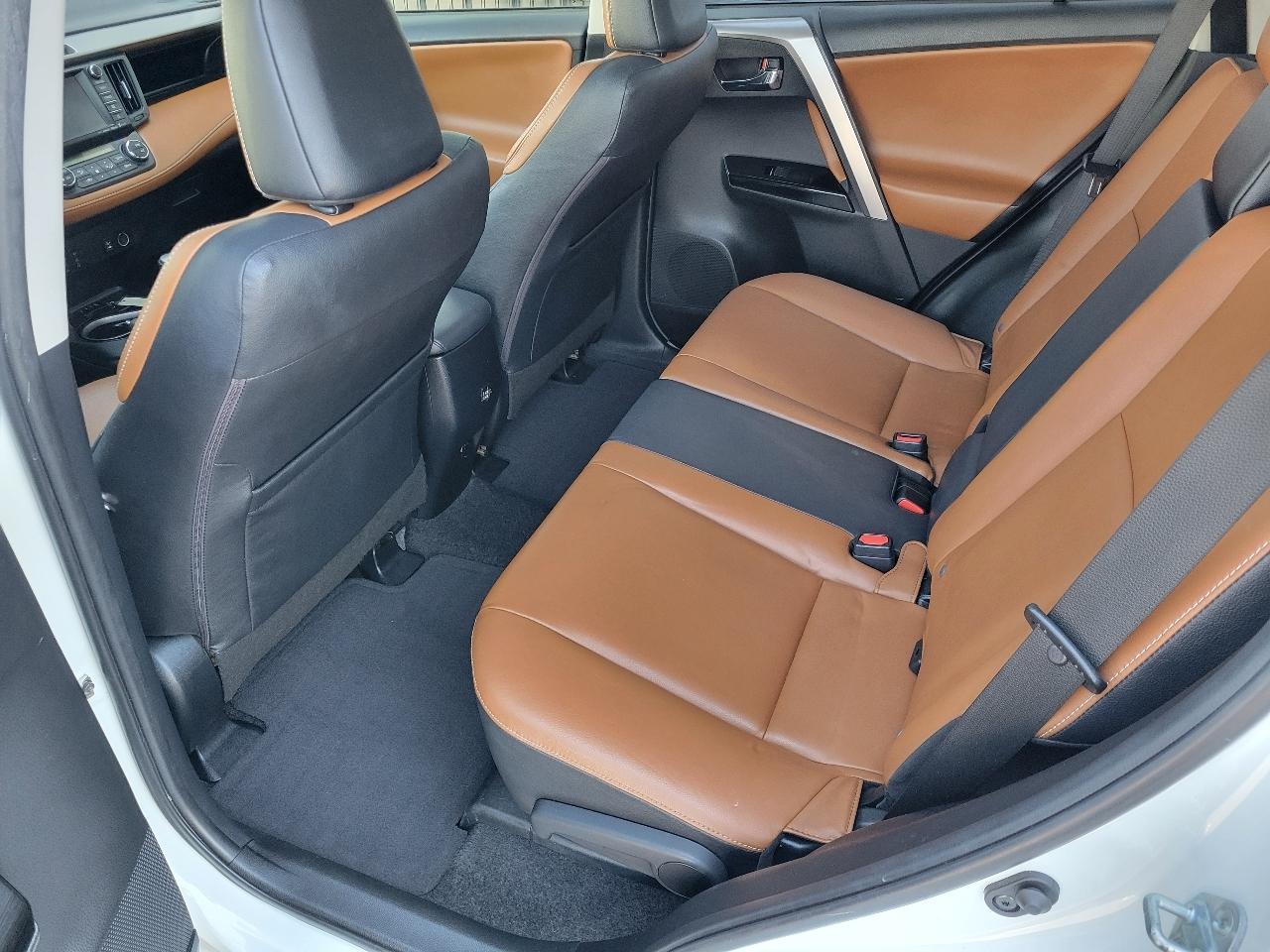 Toyota RAV4 Limited AWD (Natl) 2018