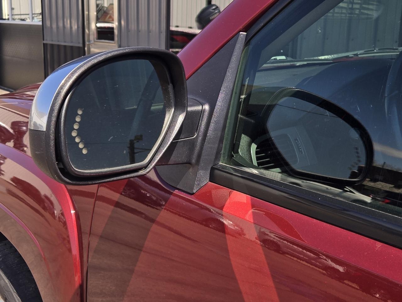 Chevrolet Avalanche 4WD Crew Cab 130" LT w/3LT 2008