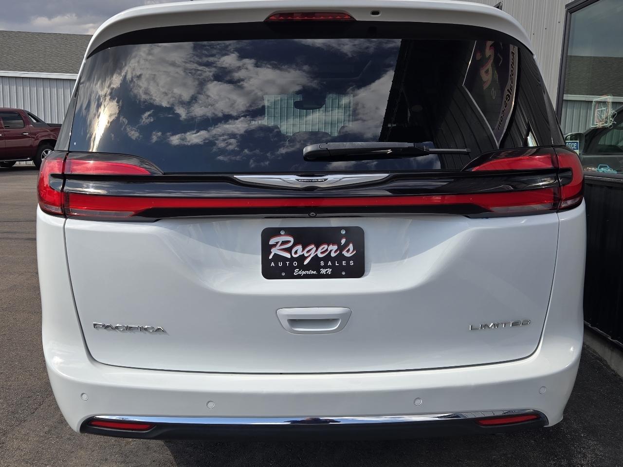 Chrysler Pacifica Limited FWD 2022