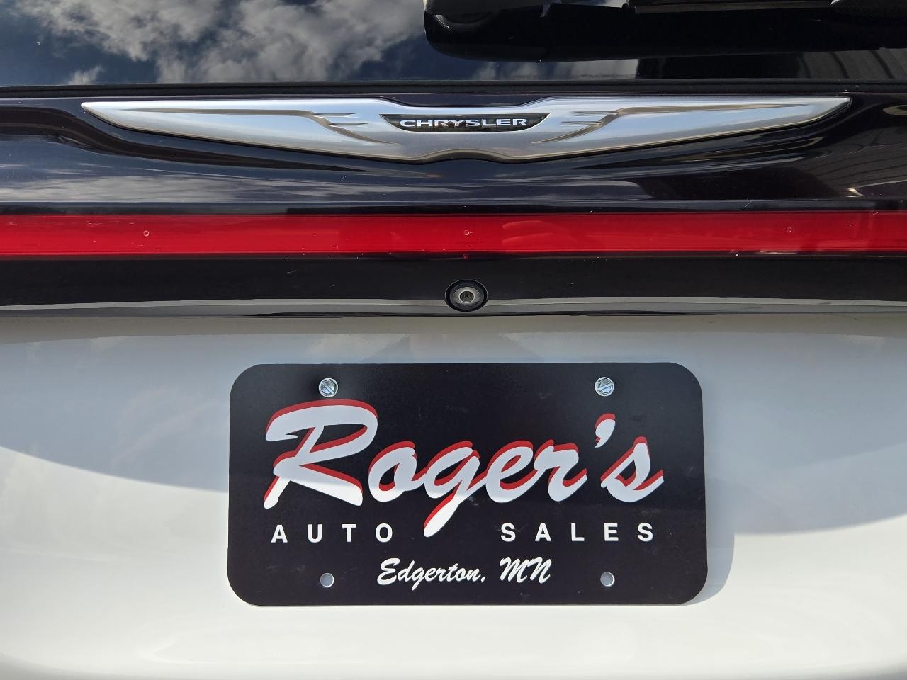 Chrysler Pacifica Limited FWD 2022