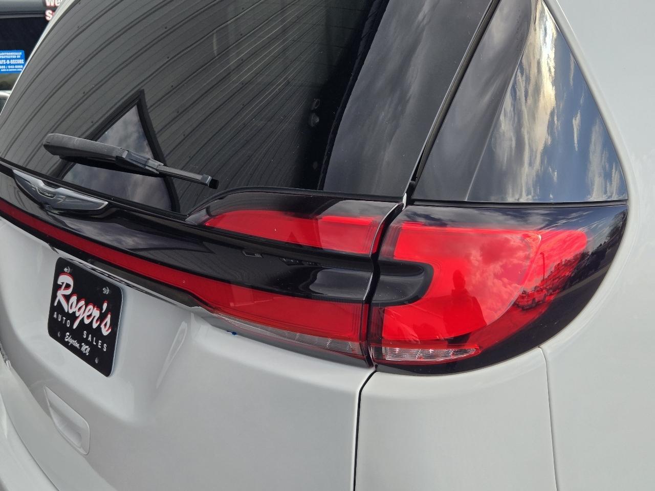 Chrysler Pacifica Limited FWD 2022