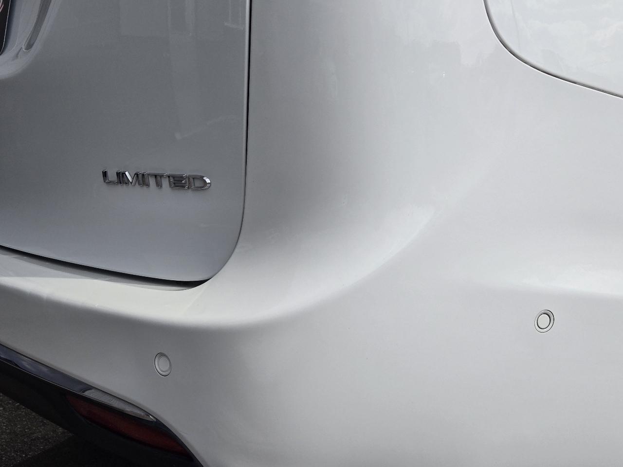 Chrysler Pacifica Limited FWD 2022